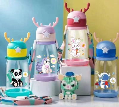 Reindeer Thorn Shape Water Bottle For Kids (600ml) (random Color)